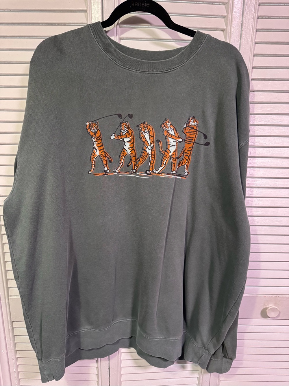 Men's Gray Graphic Sweater with Golfing Tigers